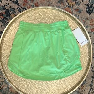Lululemon Hotty Hot HR Skirt size 8 *NWT*